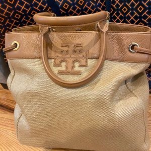 NWOT Tory Burch T Stacked Natural/Royal Tan Straw and Leather Trim Tote